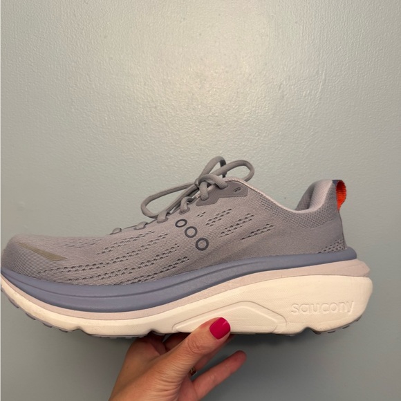 Women’s Saucony Hurricane 25 - Picture 10 of 14